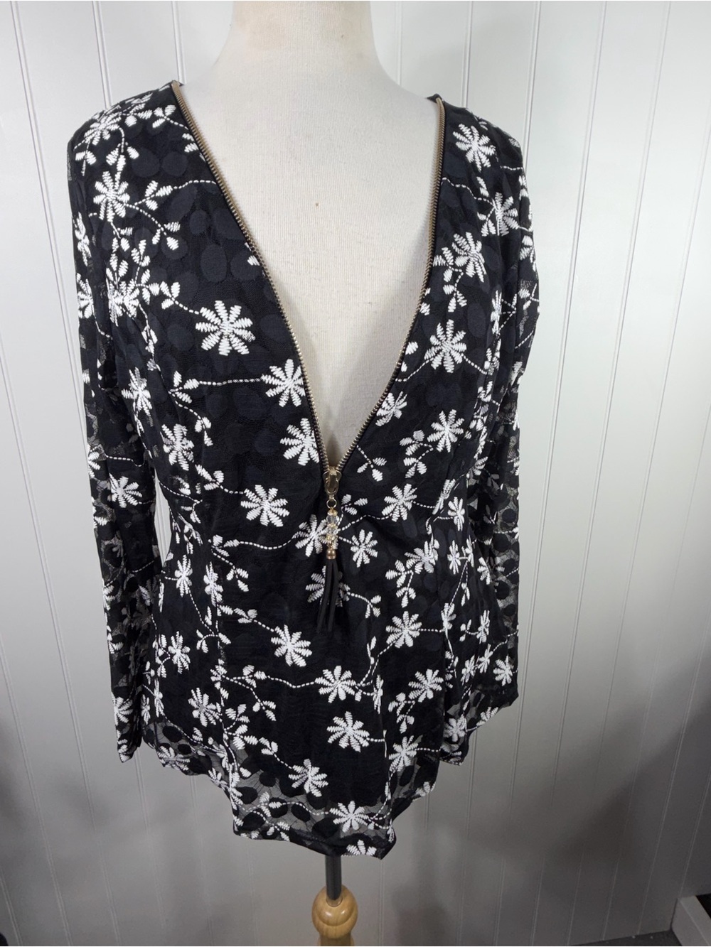 Papillon Embroidered Mesh Tunic Top Black White Floral Tassel Zip XL